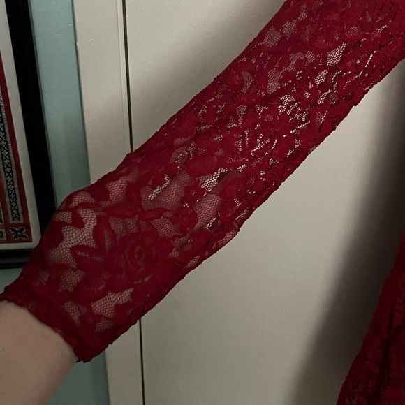 Red lace mini dress - Picture 4 of 5